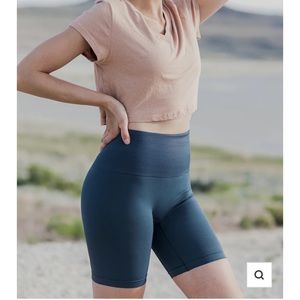 NWT Blanqi Everyday Hipster Girlshort